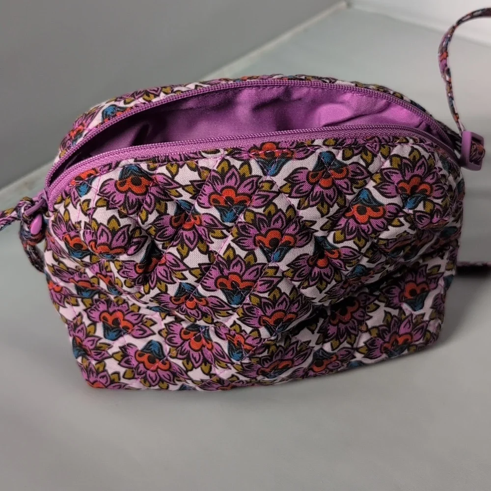 Vera Bradley Outlet Camera Bag Crossbody in Scaevola Fan